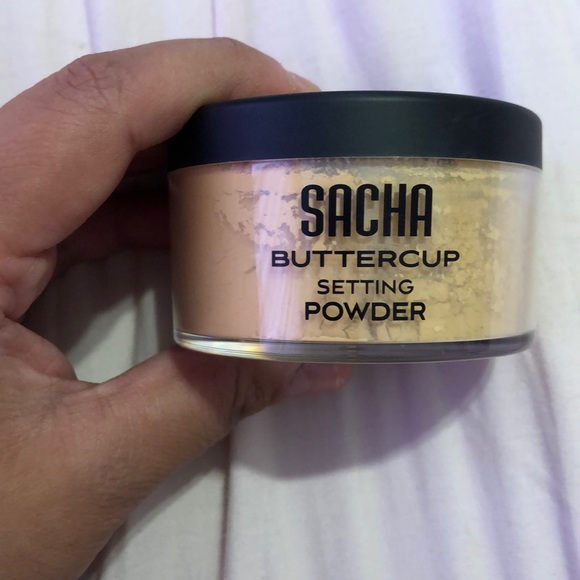 Sacha buttercup setting powder, never worn. - Picture 1 of 2